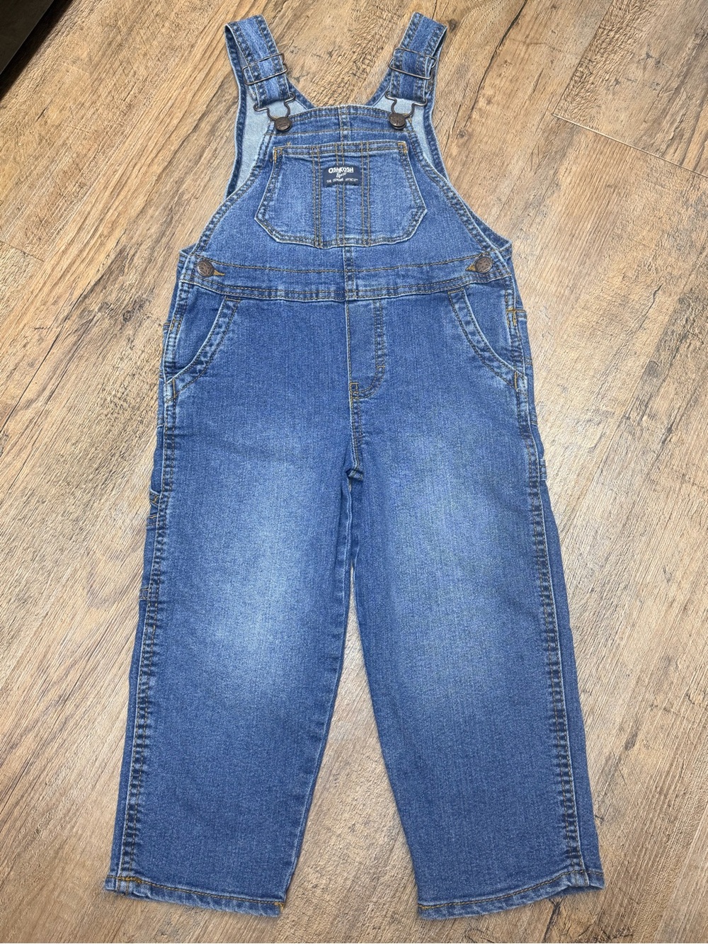 OshKosh B'gosh Medium Blue Denim Kids' bib Overalls size 4t